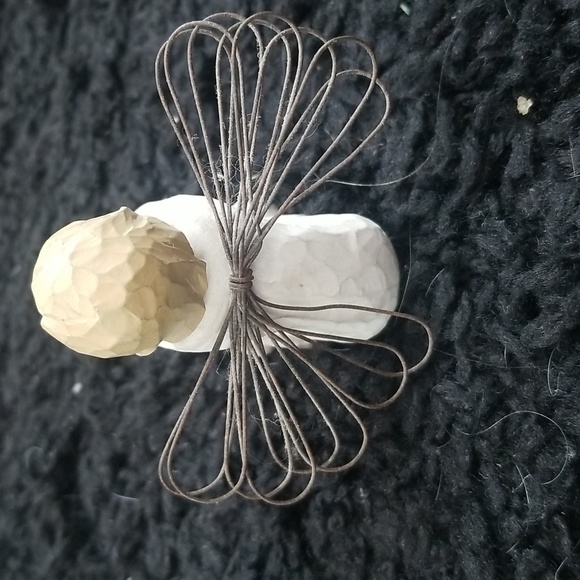 Willow tree 'angel of patience' - Picture 2 of 2